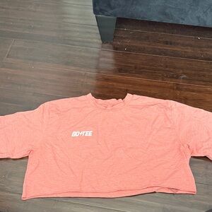Bo+Tee Coral Cropped t shirt